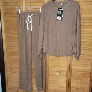 AGSEEM NWT Taupe Mocha Long Sleeve Lounge Set 2-Piece Top & Joggers Size Medium